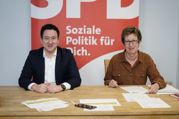 Patrick Josefowiez und Claudia Schuhmacher führten durch zwei der drei Konferenzen